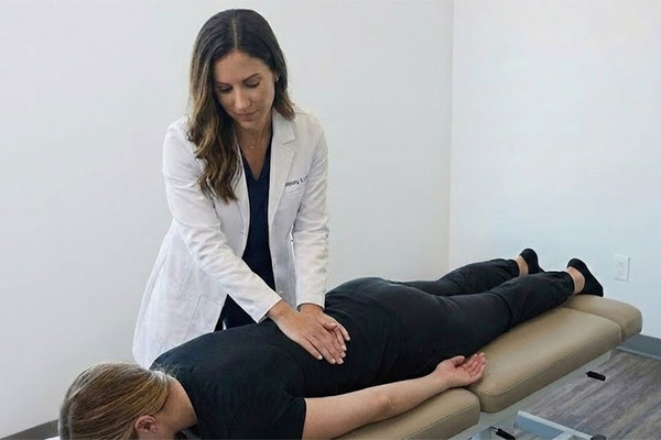 Massage therapy in Babylon NY deep tissue session for neck and shoulder tension